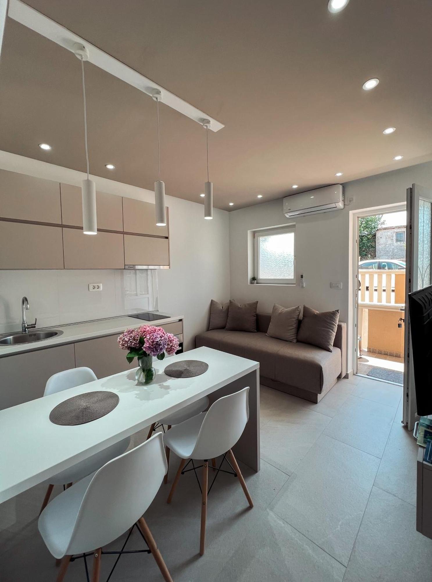 Mavalux Apartments ติวัต ภายนอก รูปภาพ